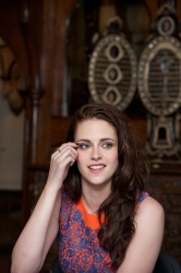 Kristen Stewart - Snow White And The Huntsman press conference portraits by Vera Anderson (West Suffex, May 13, 2012) - 16xHQ WqapYJGX