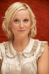 Amy Poehler - Baby Mama press conference portraits by Vera Anderson (April 14, 2008) - 10xHQ XPUJdgL9