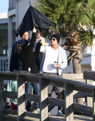 Zac Efron & Robert De Niro - On the set of Dirty Grandpa in Tybee Island,Giorgia 2015.04.30 - 140xHQ XvumynTO