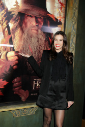 Liv Tyler - 'The Hobbit An Unexpected Journey' New York Premiere benefiting AFI at Ziegfeld Theater in New York City - December 6, 2012 - 52xHQ Z15SufGq