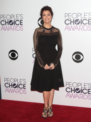 Bellamy Young - The 41st Annual People's Choice Awards in LA - January 7, 2015 - 61xHQ ZCKGMgFq