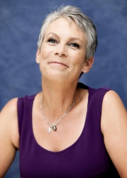 Jamie Lee Curtis - "You Again" press conference portraits by Armando Gallo (Los Angeles, August 28, 2010) - 8xHQ ZkBtbvby