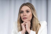 Элизабет Олсен (Elizabeth Olsen) 'Captain America Civil War' press conference in Los Angeles (April 10, 2016) - 11xHQ Zq6C2iSX